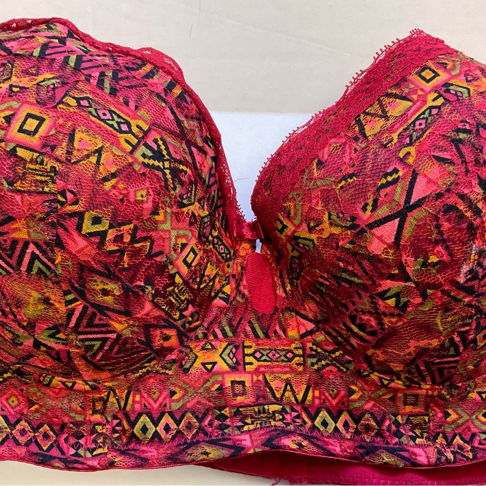 Red Patterned Lace Push-Up Bra, Size 40C